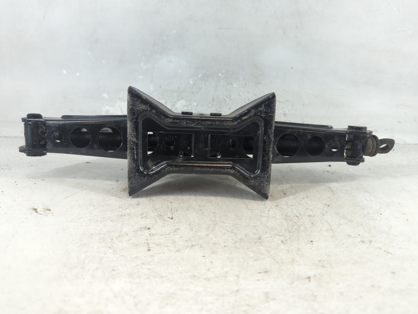 2008 Bmw X3 Spare Scissor Car Jack - Oemusedautoparts1.com