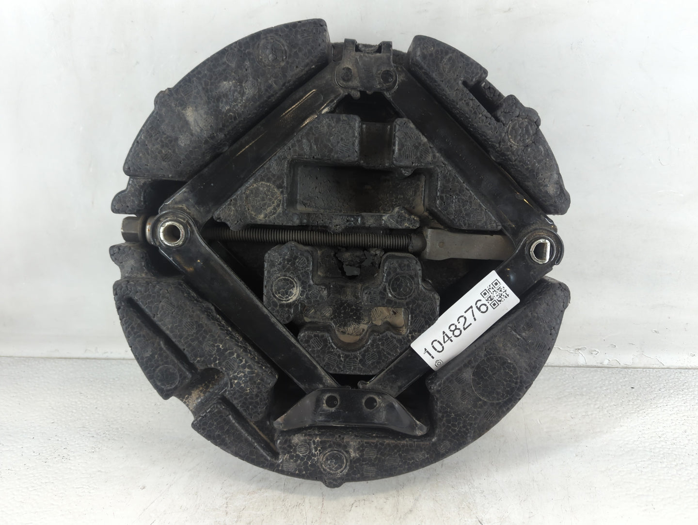2014 Chevrolet Cruze Spare Scissor Car Jack - Oemusedautoparts1.com