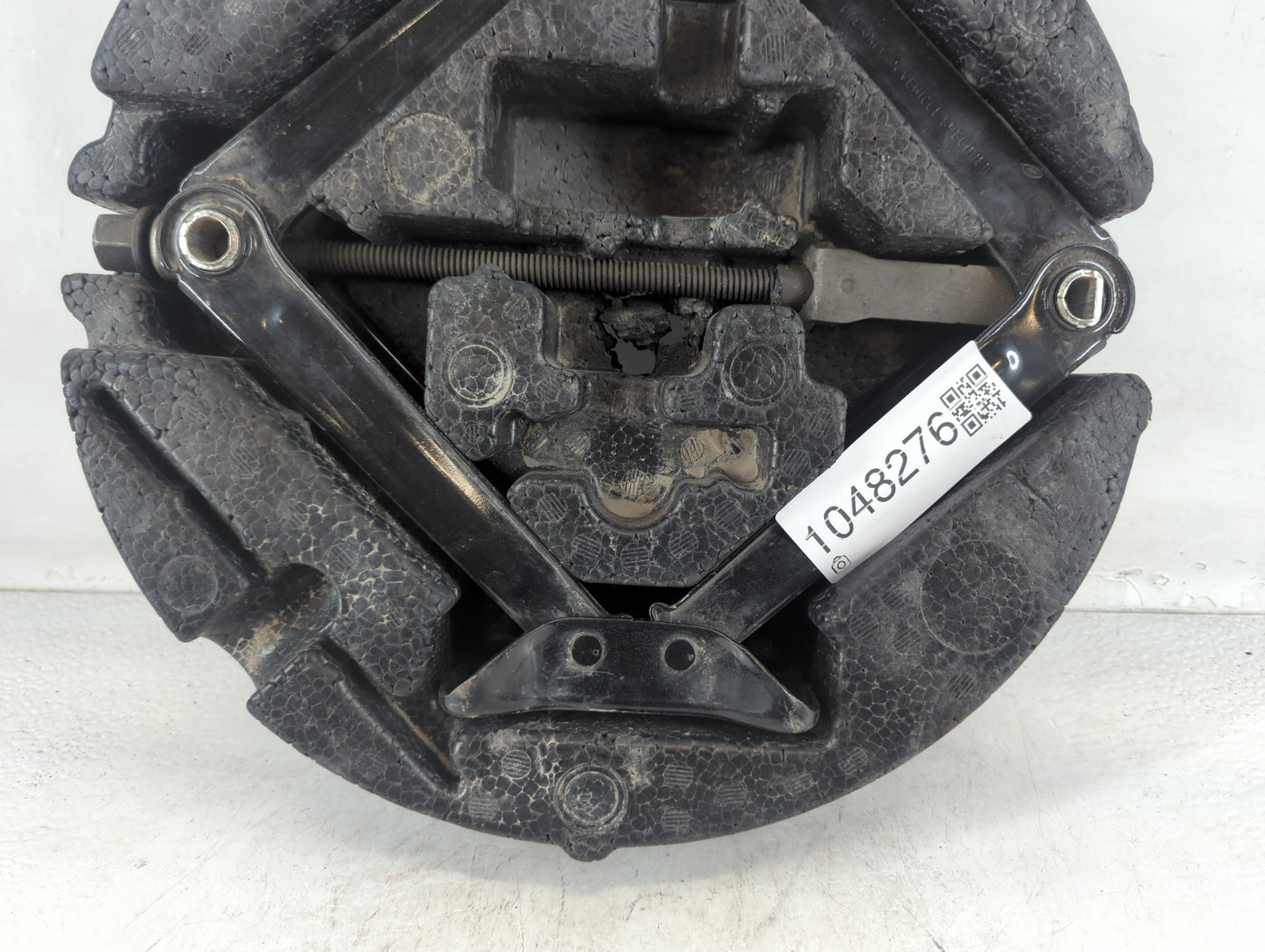 2014 Chevrolet Cruze Spare Scissor Car Jack - Oemusedautoparts1.com