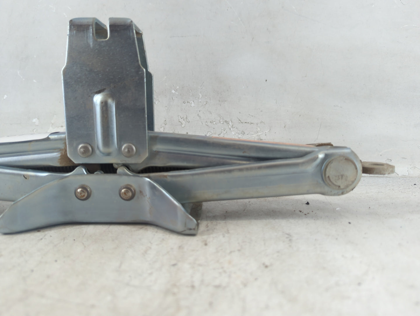 2013 Nissan Rogue Spare Scissor Car Jack - Oemusedautoparts1.com