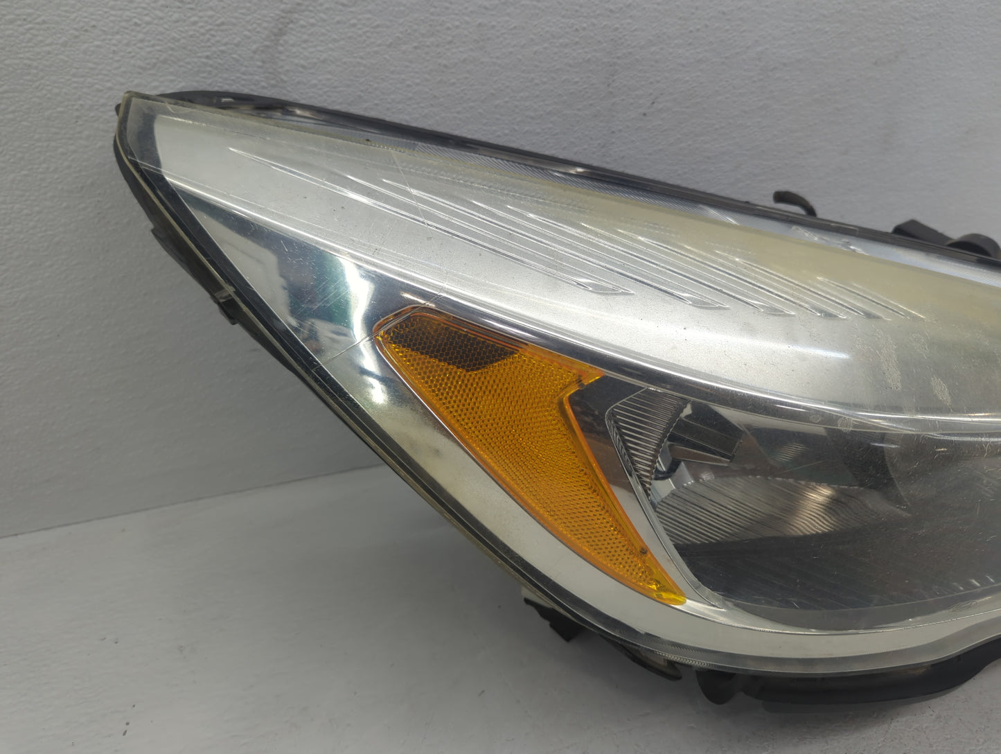 2017-2019 Ford Escape Passenger Right Oem Head Light Headlight Lamp