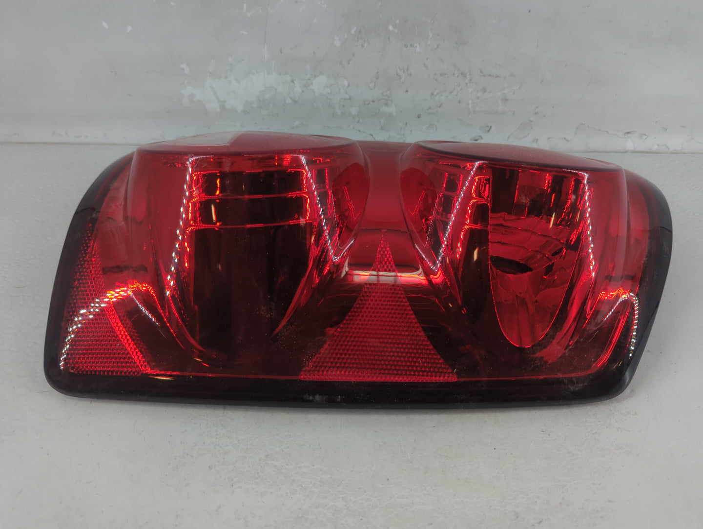 2001 Jaguar S-Type Tail Light Assembly Passenger Right OEM P/N:PL-022 Fits OEM Used Auto Parts - Oemusedautoparts1.com