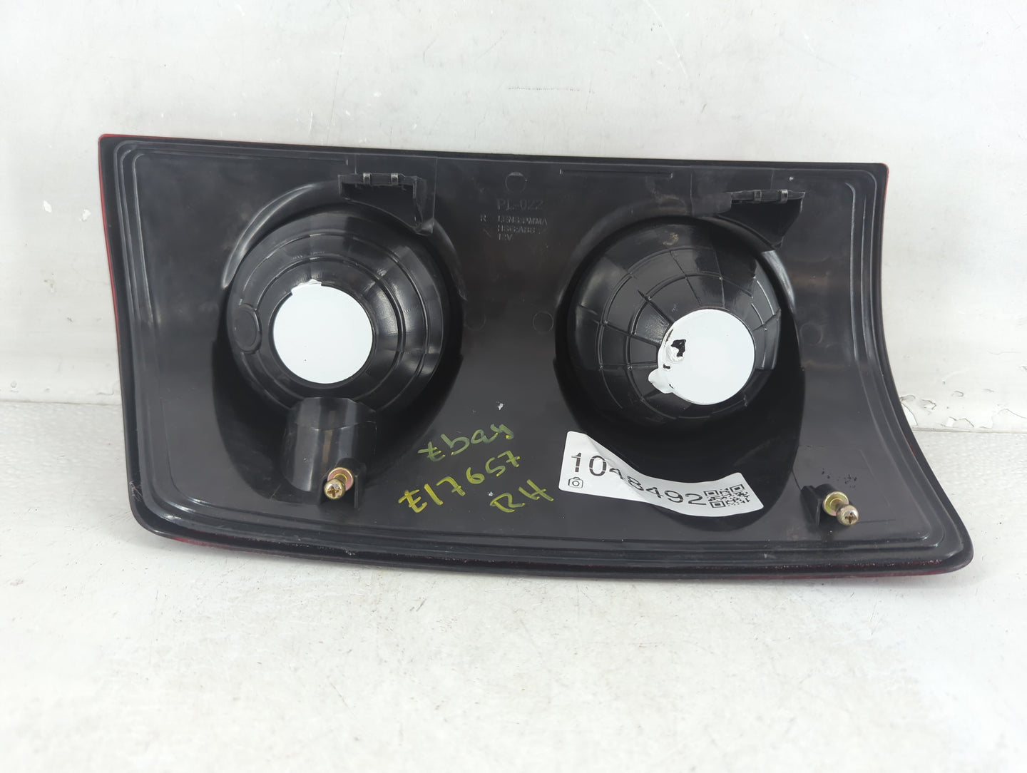 2001 Jaguar S-Type Tail Light Assembly Passenger Right OEM P/N:PL-022 Fits OEM Used Auto Parts - Oemusedautoparts1.com