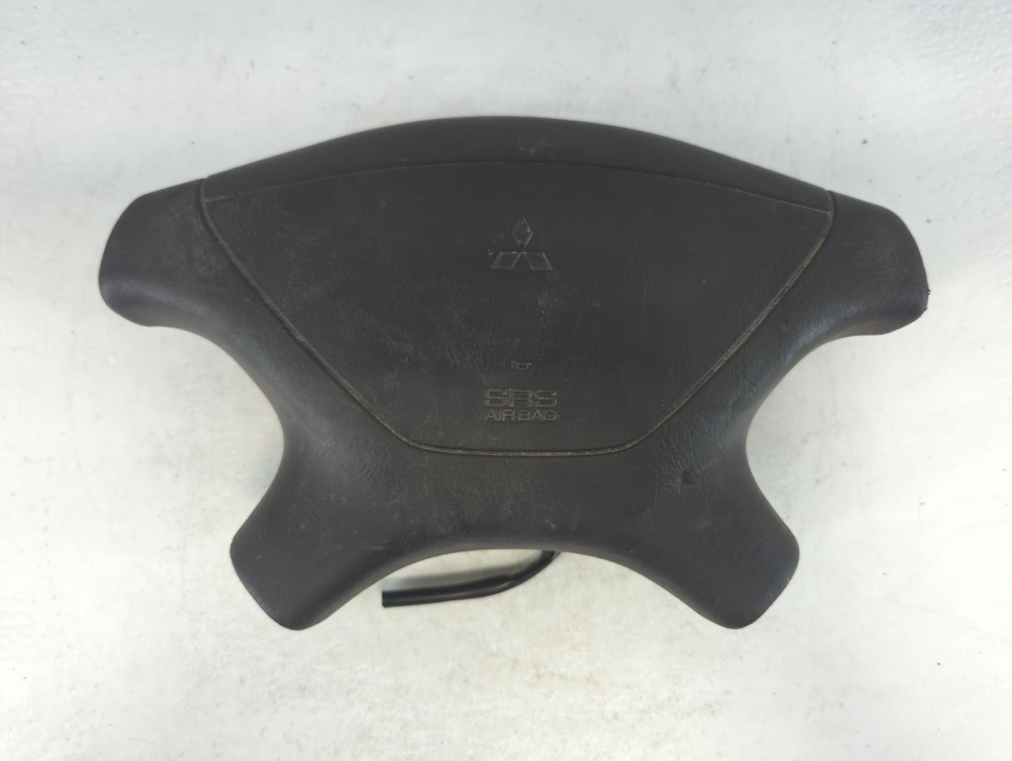 1998-1999 Mitsubishi Montero Sport Air Bag Driver Left Steering Wheel Mounted P/N:603955098Z11 Fits Fits 1998 1999 OEM Used Auto Parts - Oemusedautoparts1.com