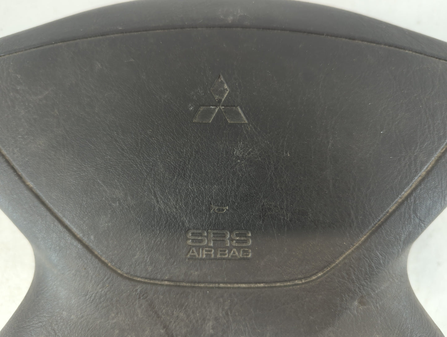 1998-1999 Mitsubishi Montero Sport Air Bag Driver Left Steering Wheel Mounted P/N:603955098Z11 Fits Fits 1998 1999 OEM Used Auto Parts - Oemusedautoparts1.com