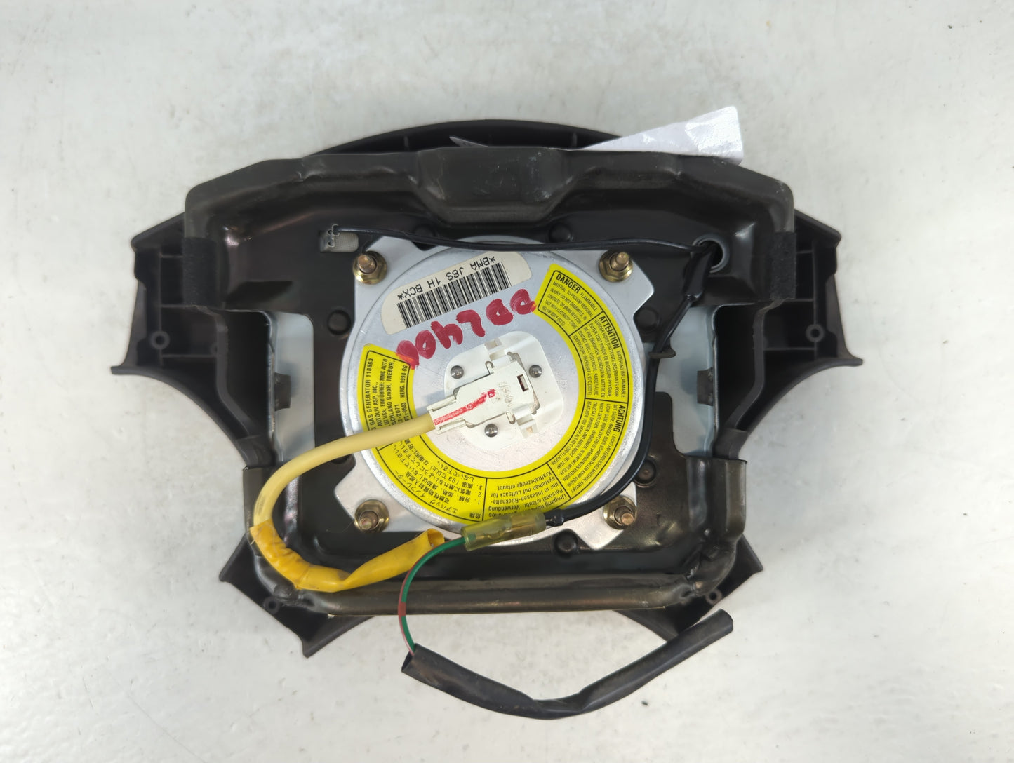 1998-1999 Mitsubishi Montero Sport Air Bag Driver Left Steering Wheel Mounted P/N:603955098Z11 Fits Fits 1998 1999 OEM Used Auto Parts - Oemusedautoparts1.com