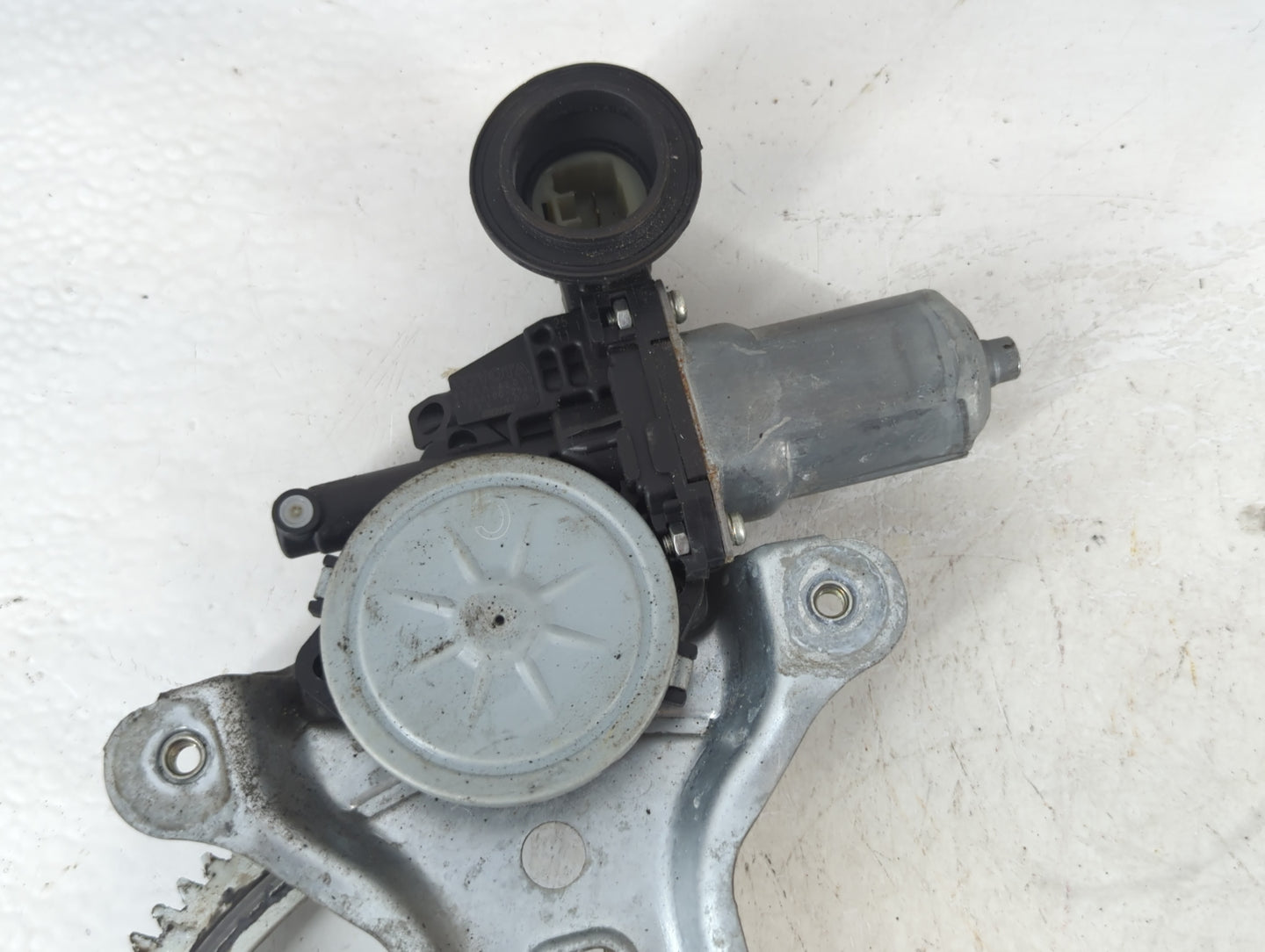 1995-2005 Chevrolet Cavalier Passenger Front Door Window Oem - Oemusedautoparts1.com