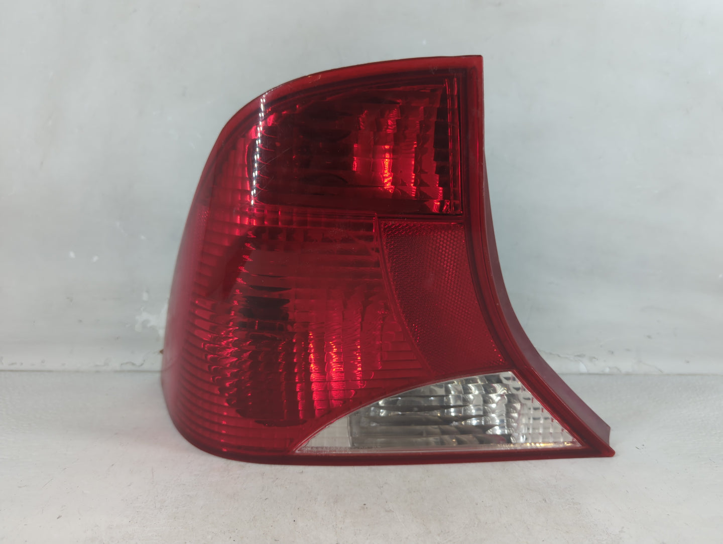1994 Nissan Altima Tail Light Assembly Passenger Right OEM P/N:YS4X-13405-LB Fits OEM Used Auto Parts - Oemusedautoparts1.com