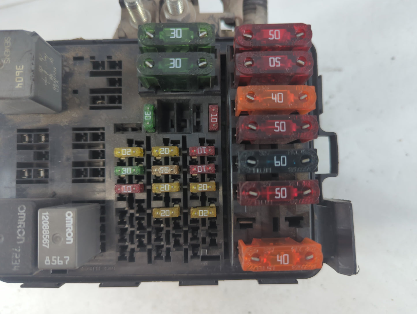 1999 Chevrolet Silverado 1500 Fusebox Fuse Box Panel Relay Module P/N:15993635 Fits OEM Used Auto Parts - Oemusedautoparts1.com