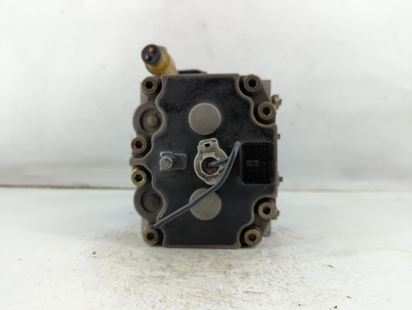 2003 Land Rover Discovery ABS Pump Control Module Replacement P/N:AEH 78097 191305 Fits OEM Used Auto Parts