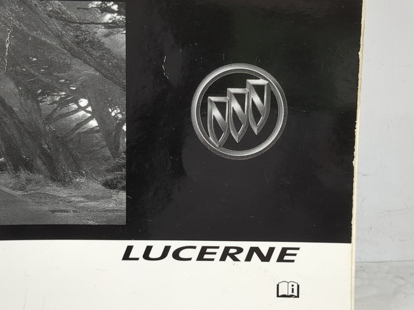 2009 Buick Lucerne Owners Manual Book Guide P/N:15888659 OEM Used Auto Parts
