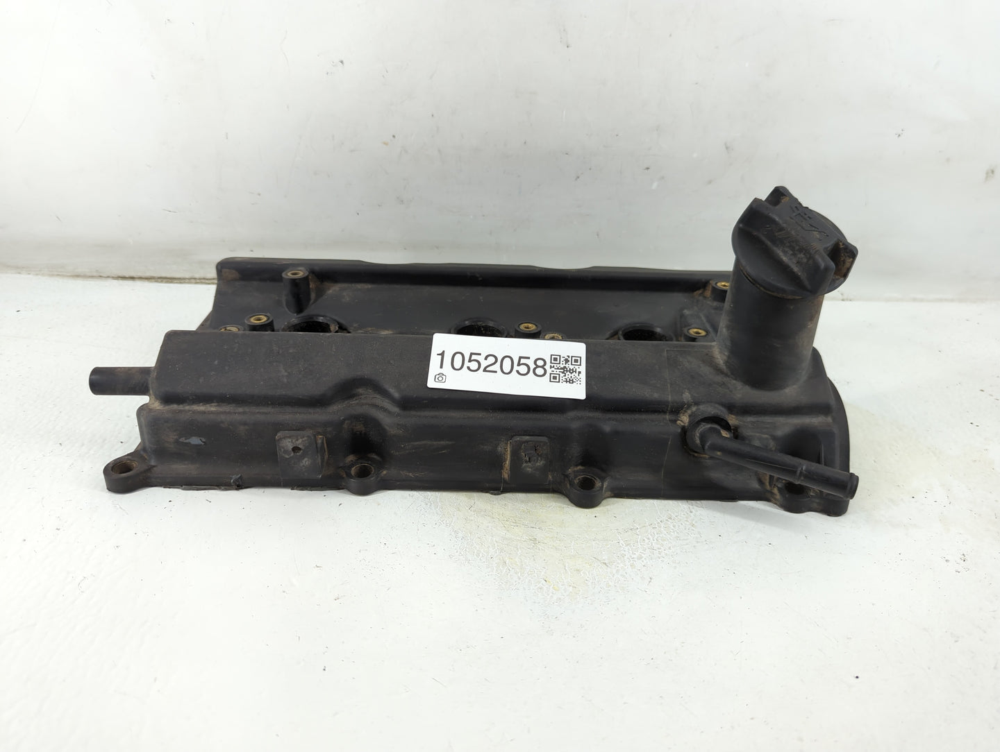 2004 Infiniti G35 Driver Left Cylinder Head Valve Cover P/N:Y2081-021 Fits OEM Used Auto Parts - Oemusedautoparts1.com