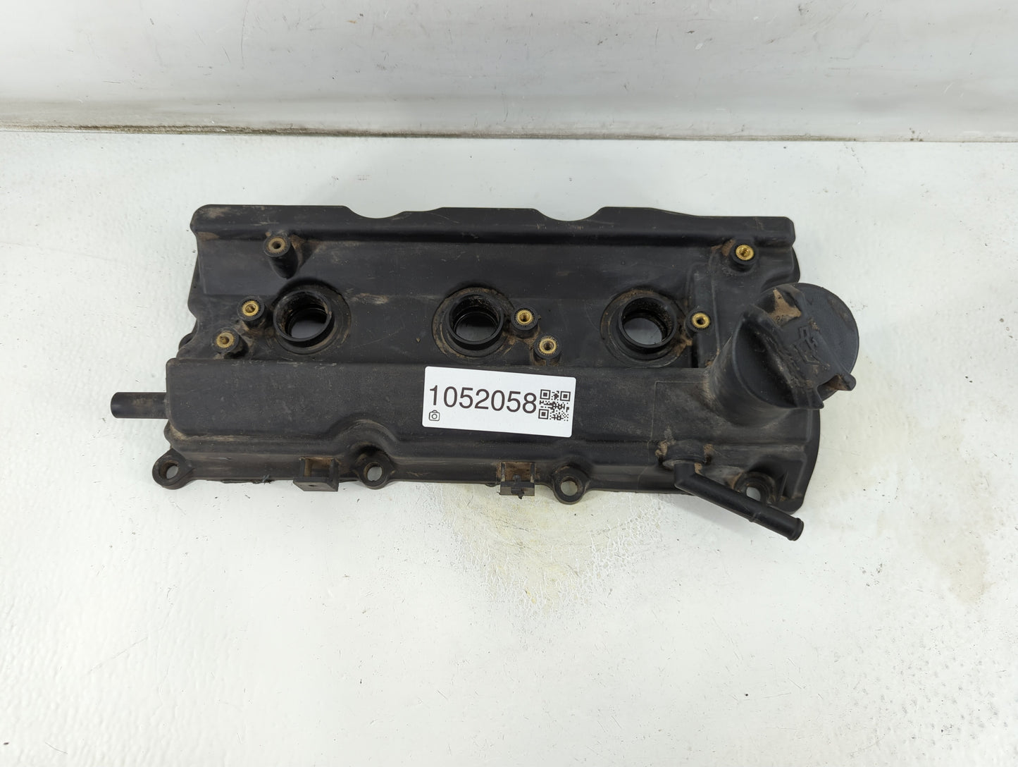 2004 Infiniti G35 Driver Left Cylinder Head Valve Cover P/N:Y2081-021 Fits OEM Used Auto Parts - Oemusedautoparts1.com