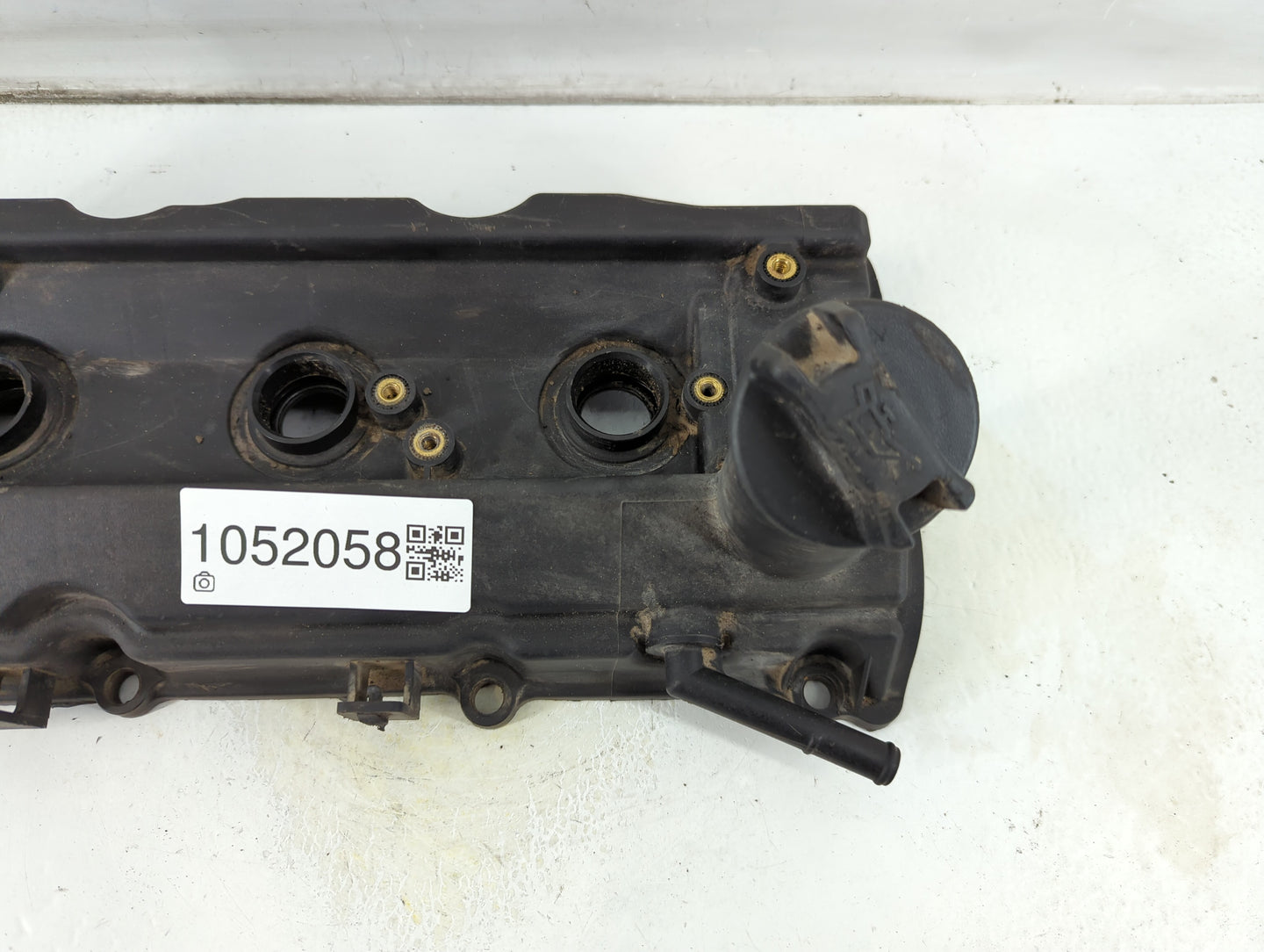 2004 Infiniti G35 Driver Left Cylinder Head Valve Cover P/N:Y2081-021 Fits OEM Used Auto Parts - Oemusedautoparts1.com