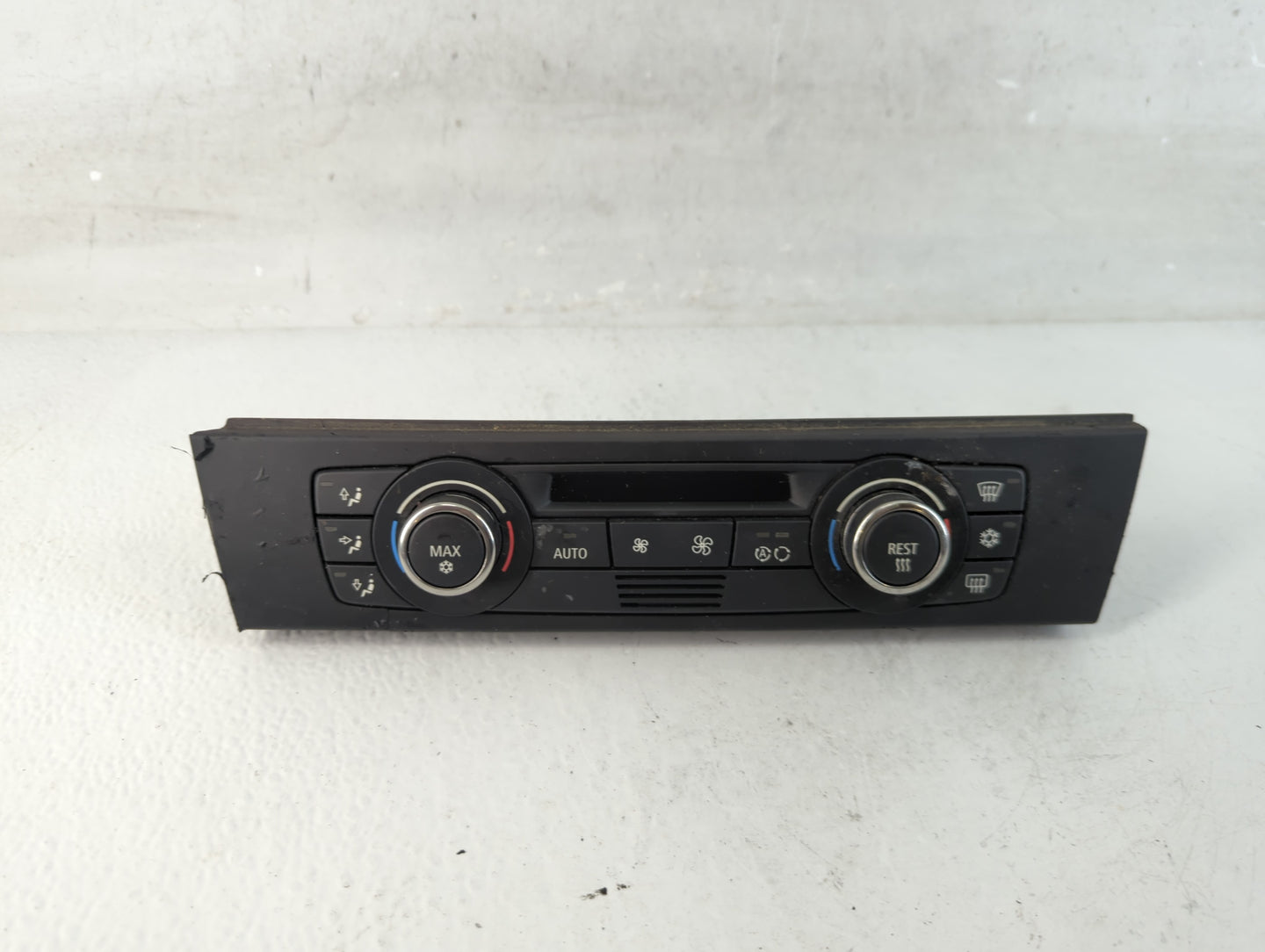 2007-2010 Bmw 335i Climate Control Module Temperature AC/Heater Replacement P/N:6411 9162984-01 Fits Fits 2007 2008 2009 2010 OEM Used Auto Parts - Oemusedautoparts1.com