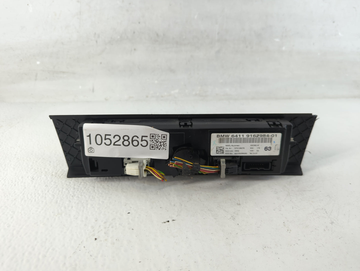 2007-2010 Bmw 335i Climate Control Module Temperature AC/Heater Replacement P/N:6411 9162984-01 Fits Fits 2007 2008 2009 2010 OEM Used Auto Parts - Oemusedautoparts1.com
