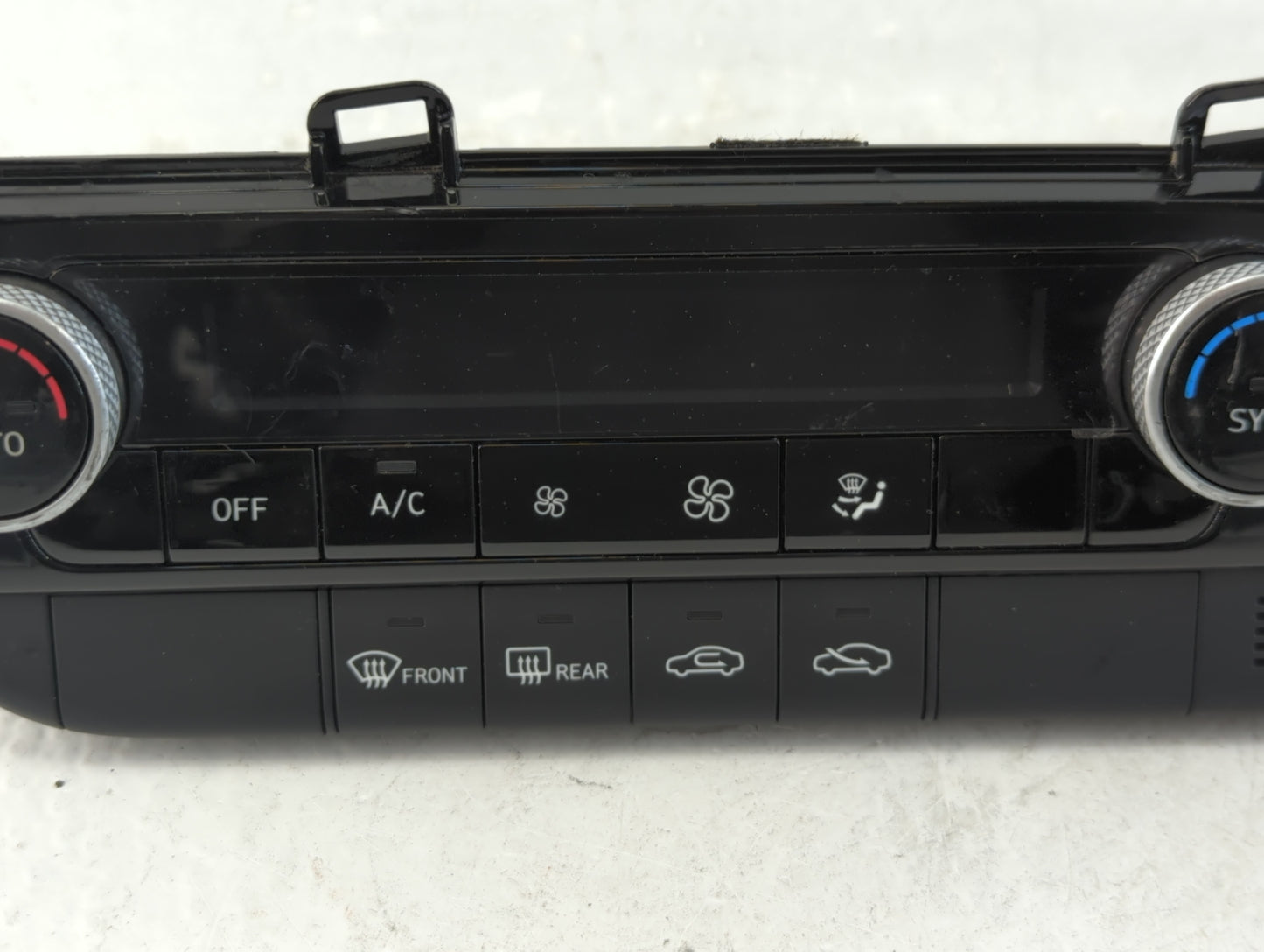 2024 Hyundai Elantra Climate Control Module Temperature AC/Heater Replacement P/N:97250-AAIA0LS5 Fits OEM Used Auto Parts