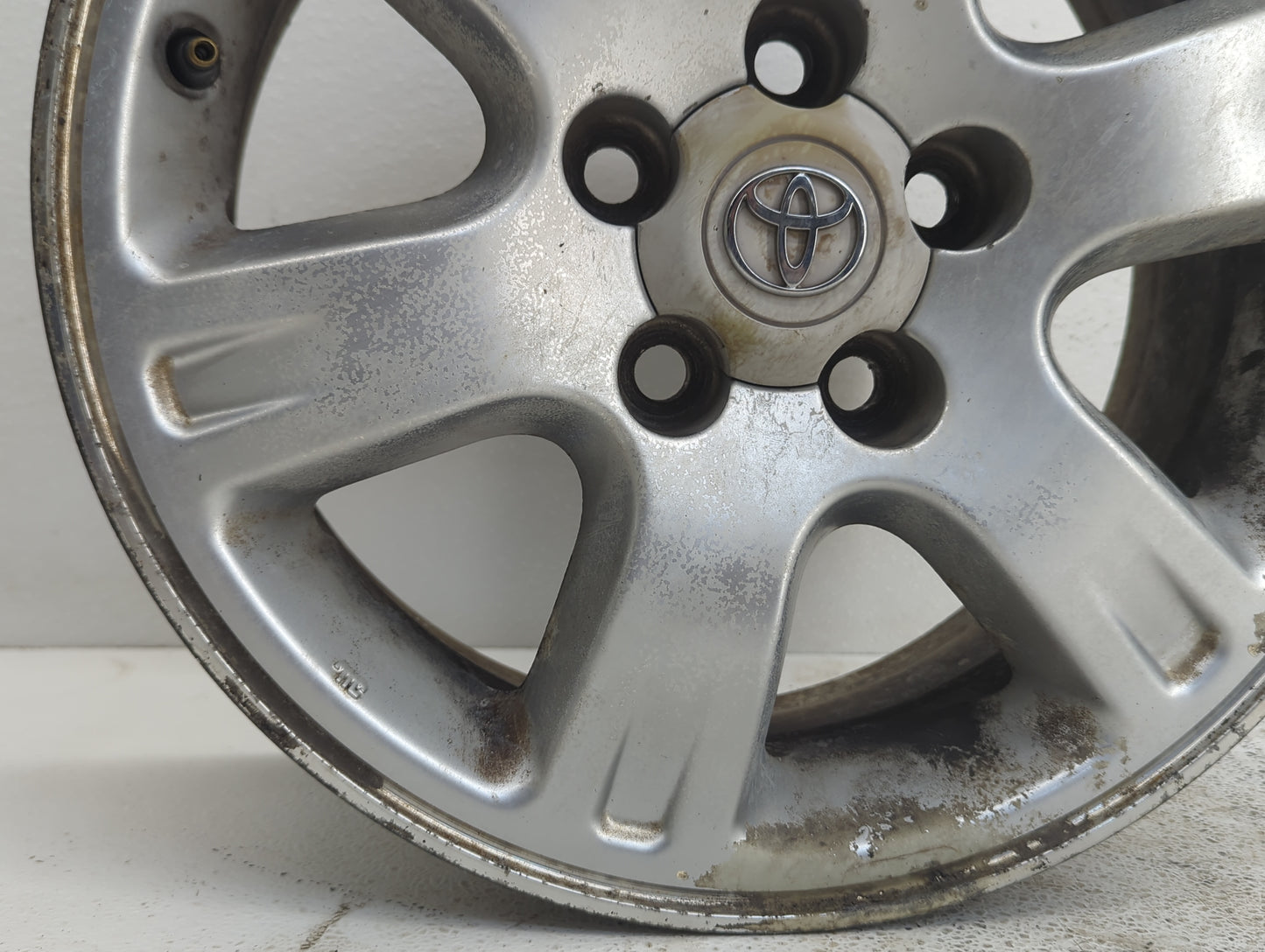 2001-2007 Toyota Highlander Oem Wheel Rim