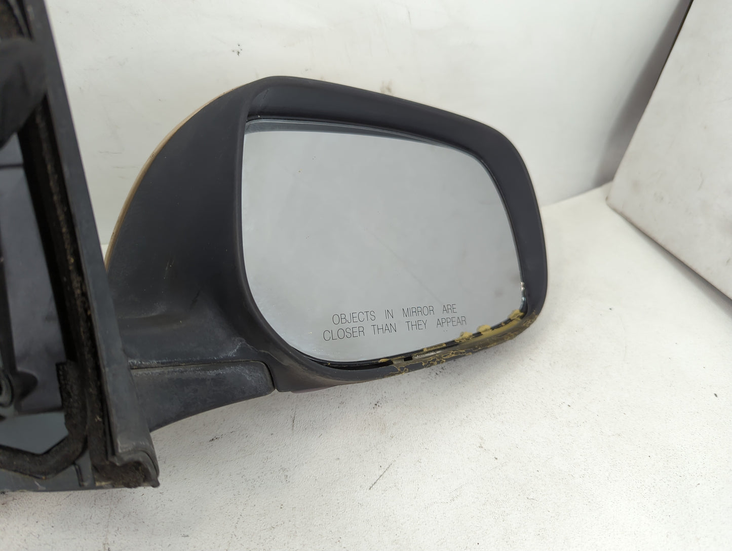 2004-2005 Toyota Rav4 Side Mirror Replacement Passenger Right View Door Mirror Fits Fits 2004 2005 OEM Used Auto Parts - Oemusedautoparts1.com