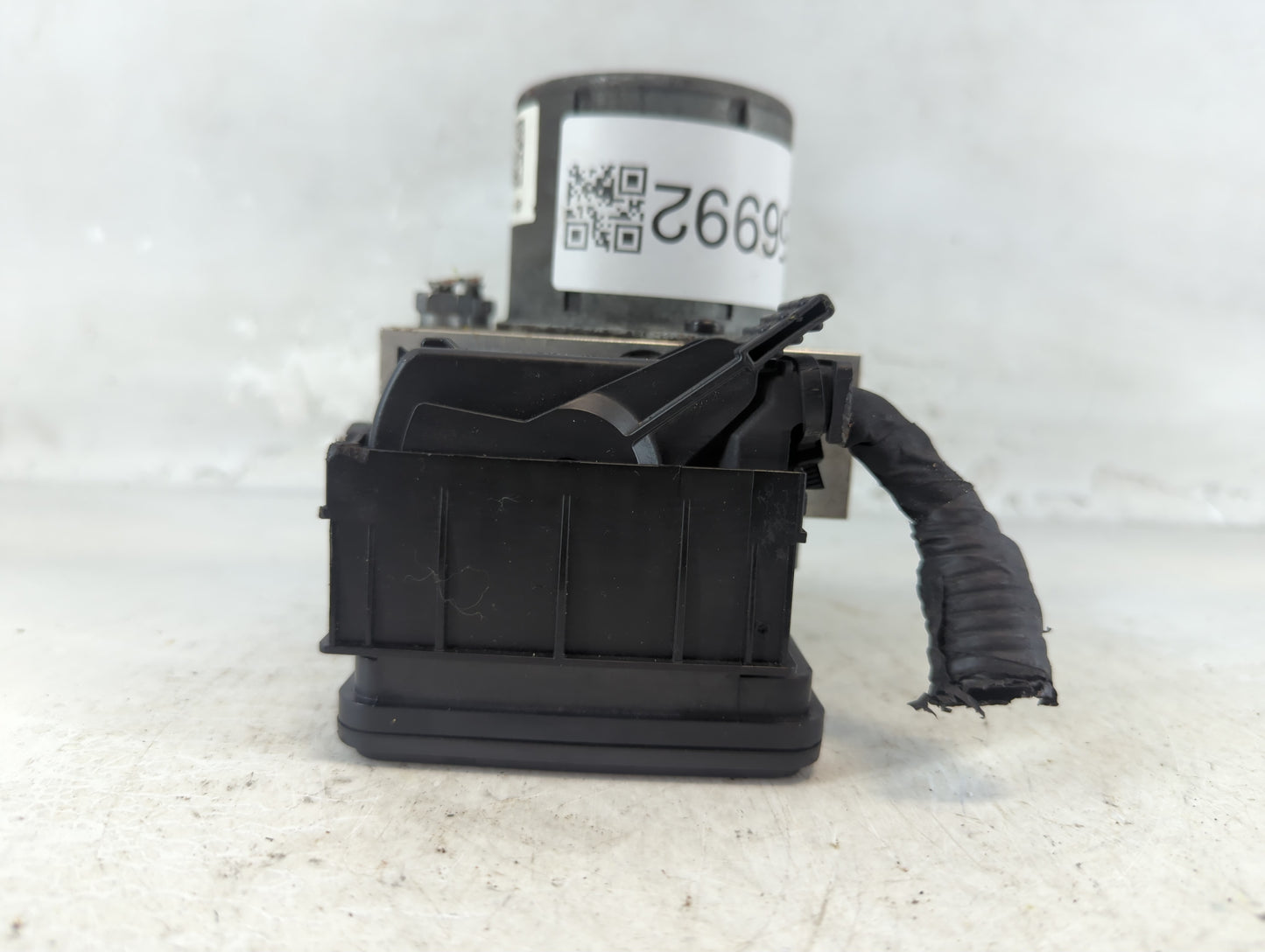 2013-2015 Hyundai Genesis ABS Pump Control Module Replacement P/N:58920-2M840 Fits Fits 2013 2014 2015 OEM Used Auto Parts