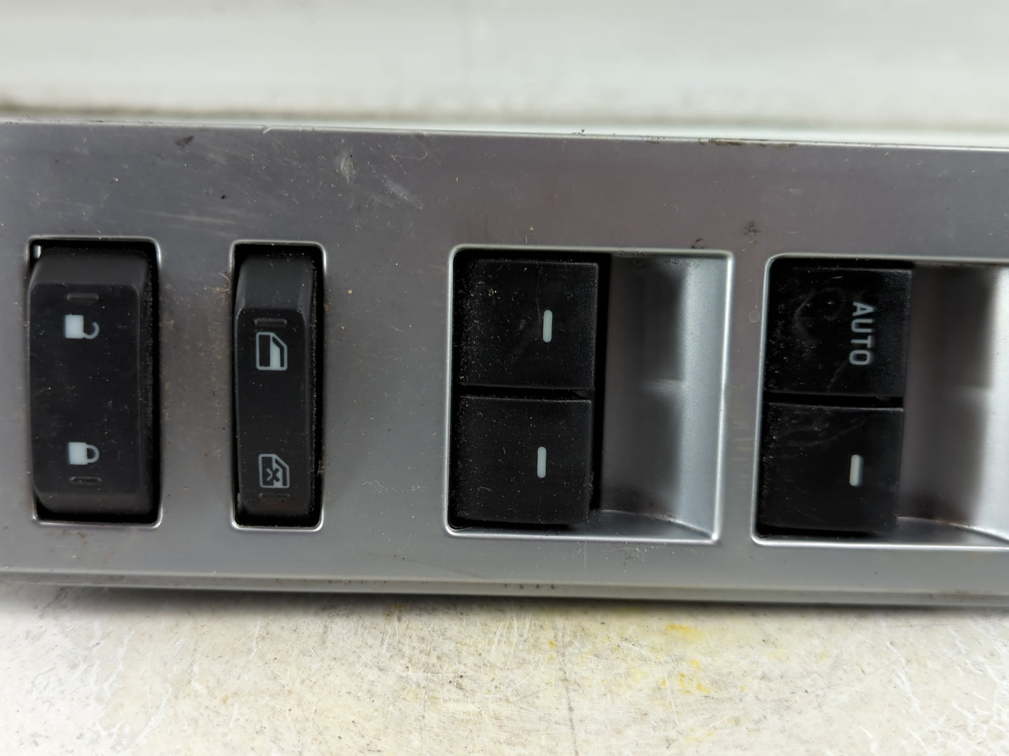 2004-2010 Mercury Mountaineer Master Power Window Switch Replacement Driver Side Left P/N:7L2T-14548-AAW Fits OEM Used Auto Parts - Oemusedautoparts1.com