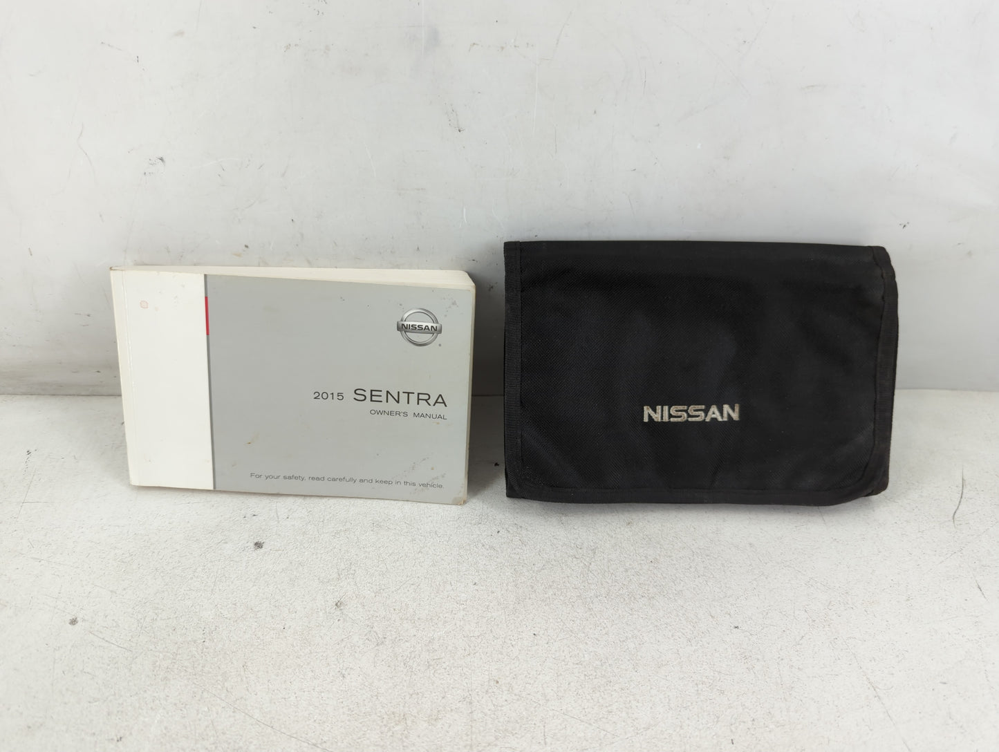 2015 Nissan Sentra Owners Manual Book Guide P/N:OM15EM 0B17U1 OEM Used Auto Parts