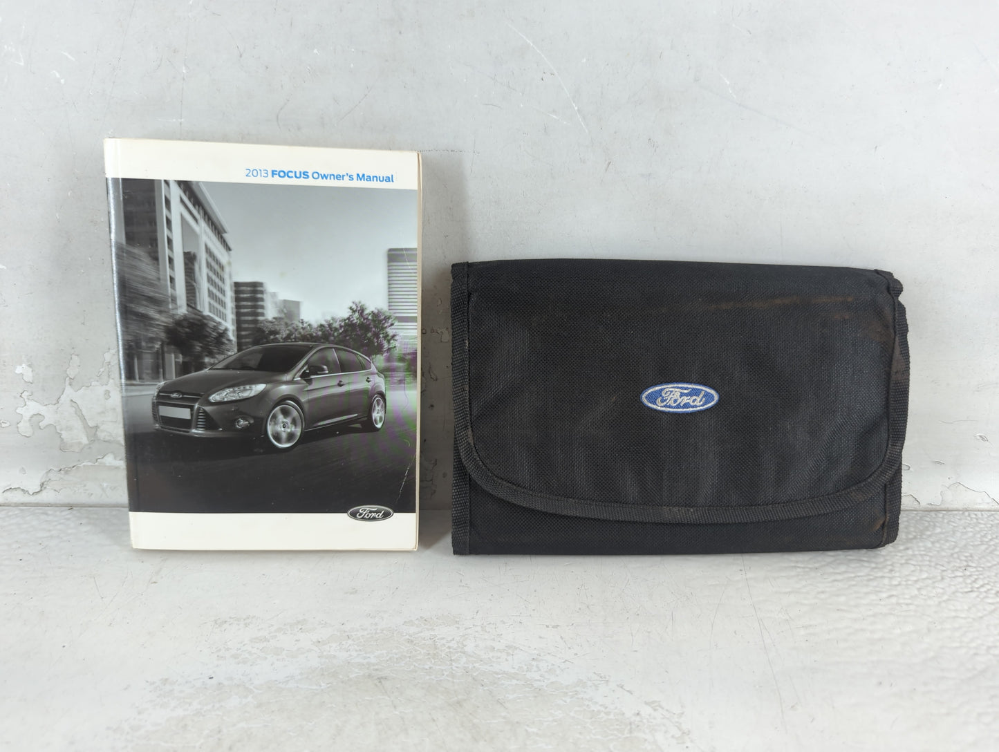 2013 Ford Focus Owners Manual Book Guide P/N:DM5J 19A321 AB OEM Used Auto Parts