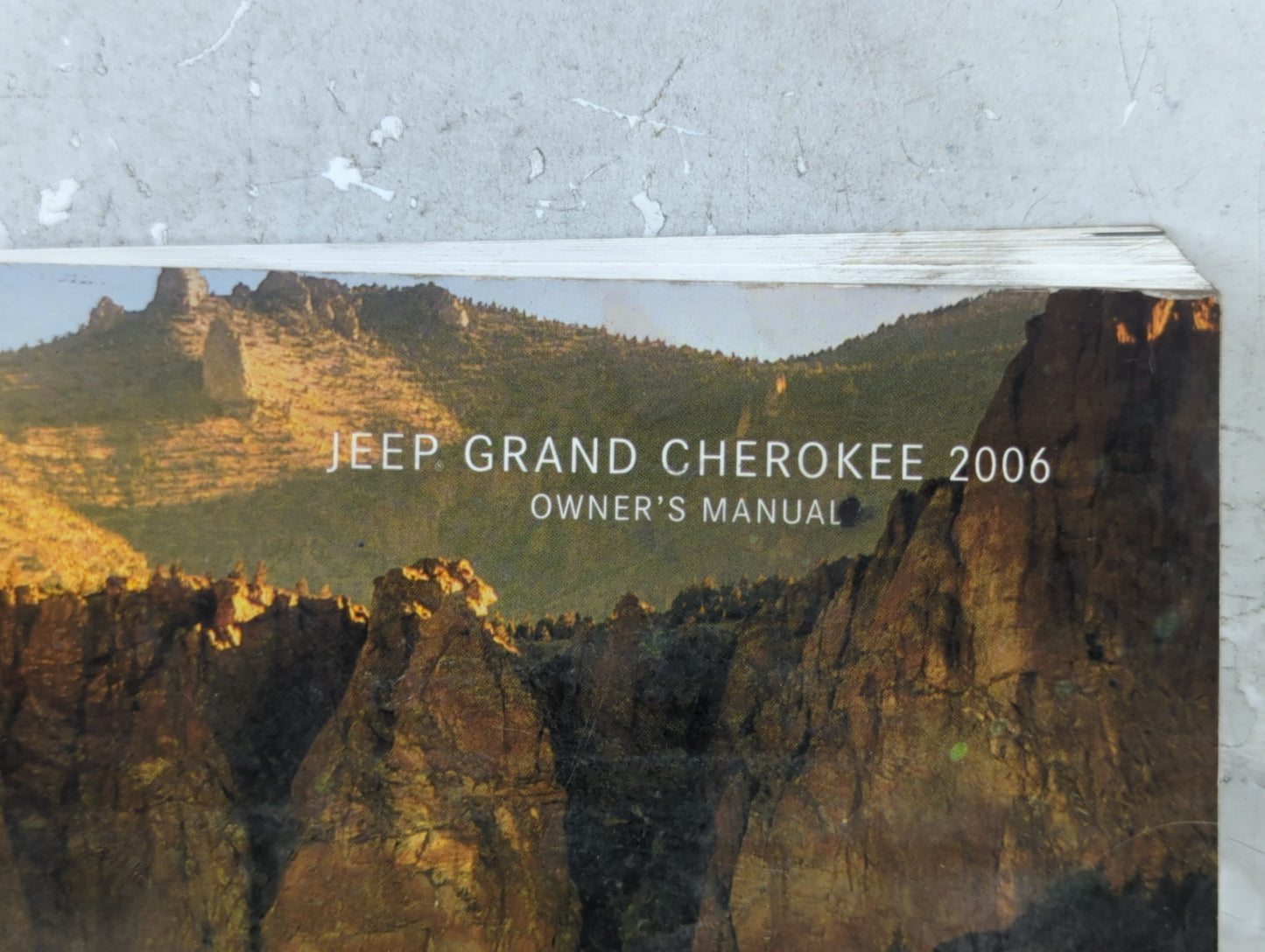 2006 Jeep Grand Cherokee Owners Manual Book Guide P/N:81-326-0654 OEM Used Auto Parts - Oemusedautoparts1.com