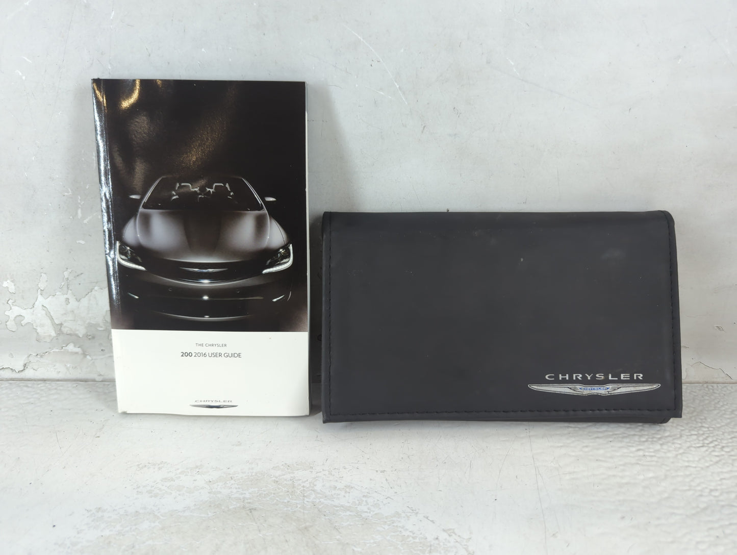 2016 Chrysler 200 Owners Manual Book Guide P/N:19UF-926-AA OEM Used Auto Parts