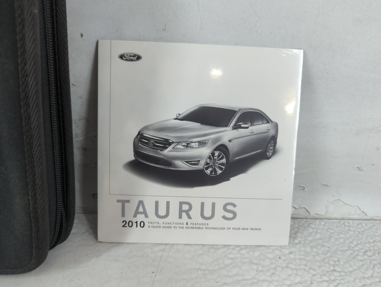 2010 Ford Taurus Owners Manual Book Guide P/N:AG1J 19A321 AB OEM Used Auto Parts