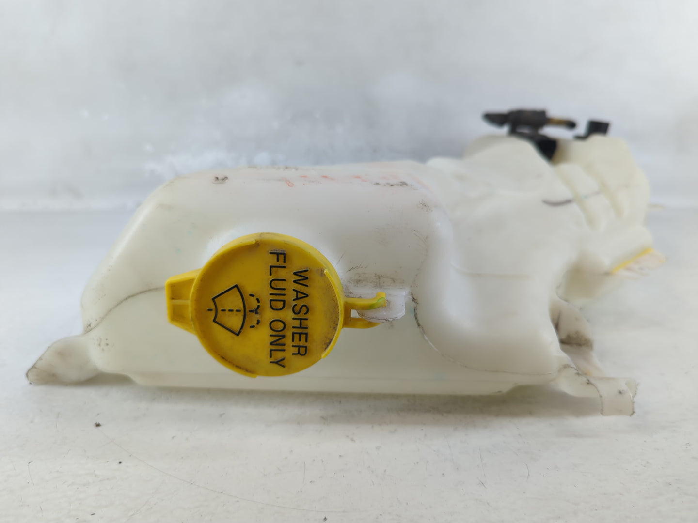 2013 Dodge Journey Windshield Washer Fluid Reservoir Bottle Oem - Oemusedautoparts1.com