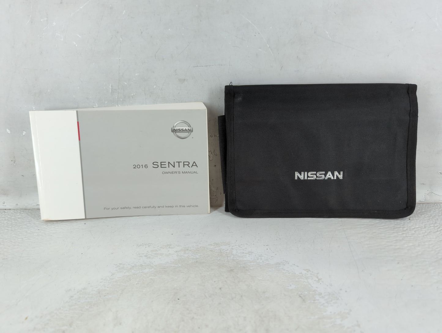 2016 Nissan Sentra Owners Manual Book Guide P/N:OM16EM 0B17U1 OEM Used Auto Parts