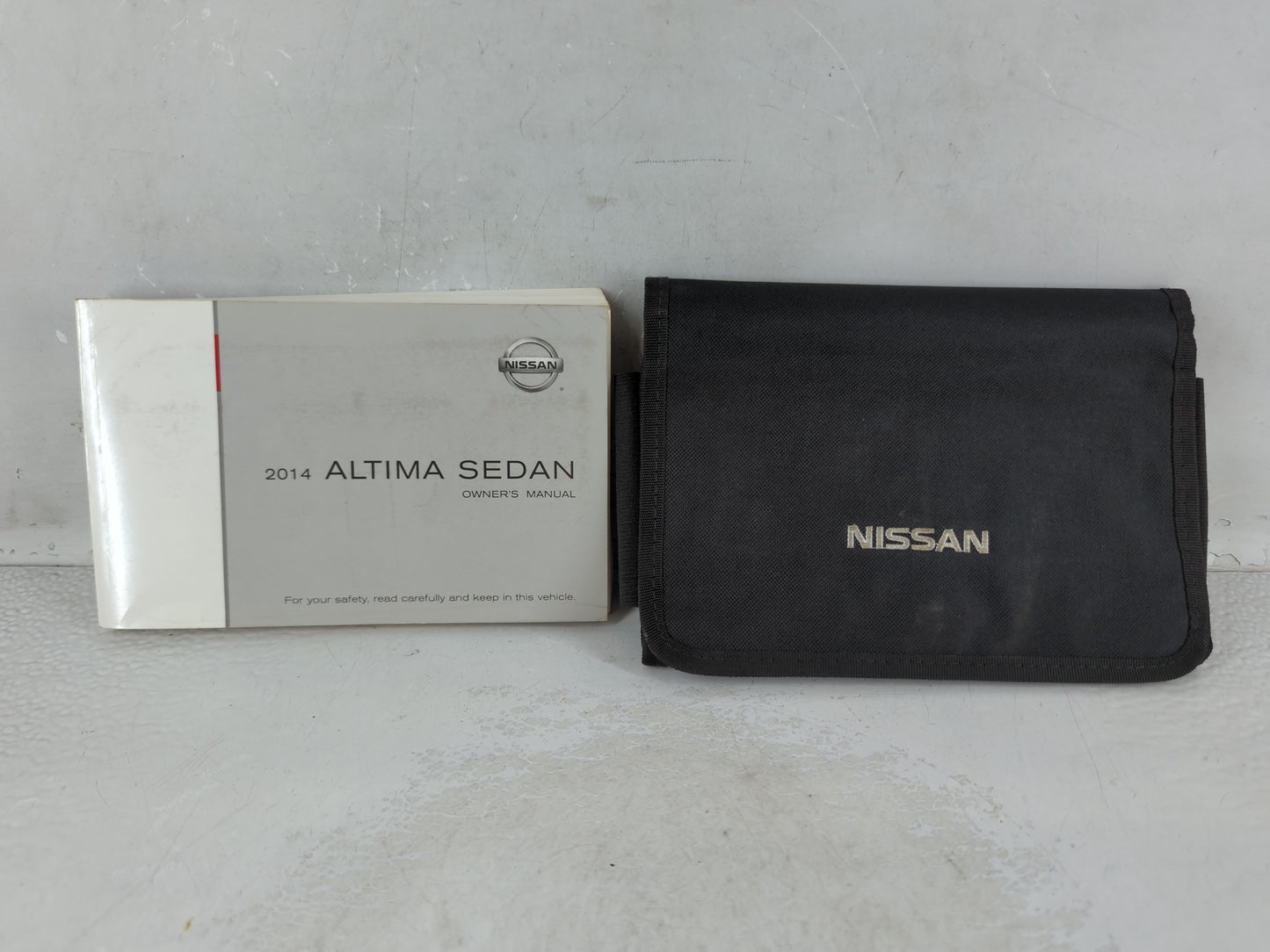 2014 Nissan Altima Owners Manual Book Guide P/N:OM14E 0L33U0 OEM Used Auto Parts