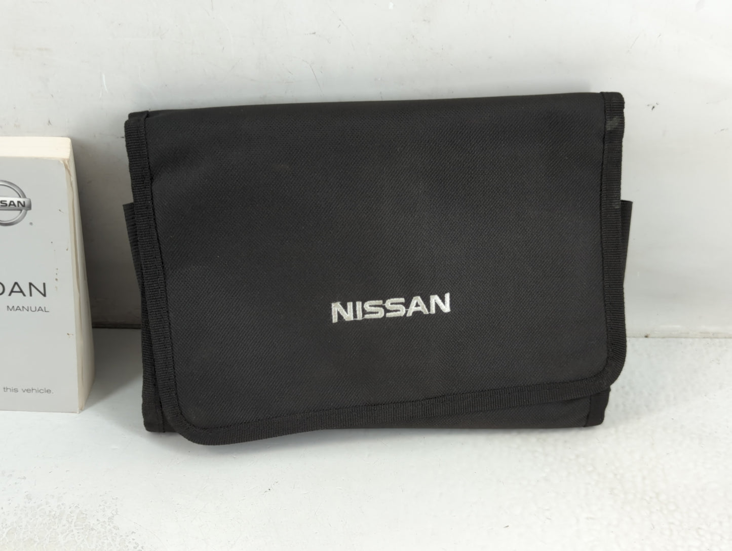 2015 Nissan Altima Owners Manual Book Guide P/N:OM15EA 0L33U3 OEM Used Auto Parts