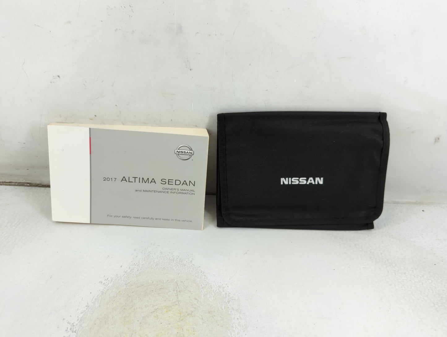 2017 Nissan Altima Owners Manual Book Guide P/N:OM17EA 0L33U0 OEM Used Auto Parts