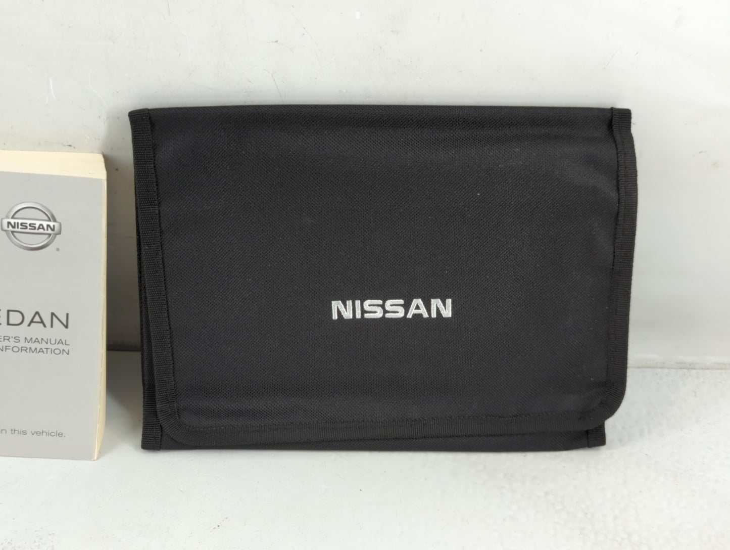 2017 Nissan Altima Owners Manual Book Guide P/N:OM17EA 0L33U0 OEM Used Auto Parts