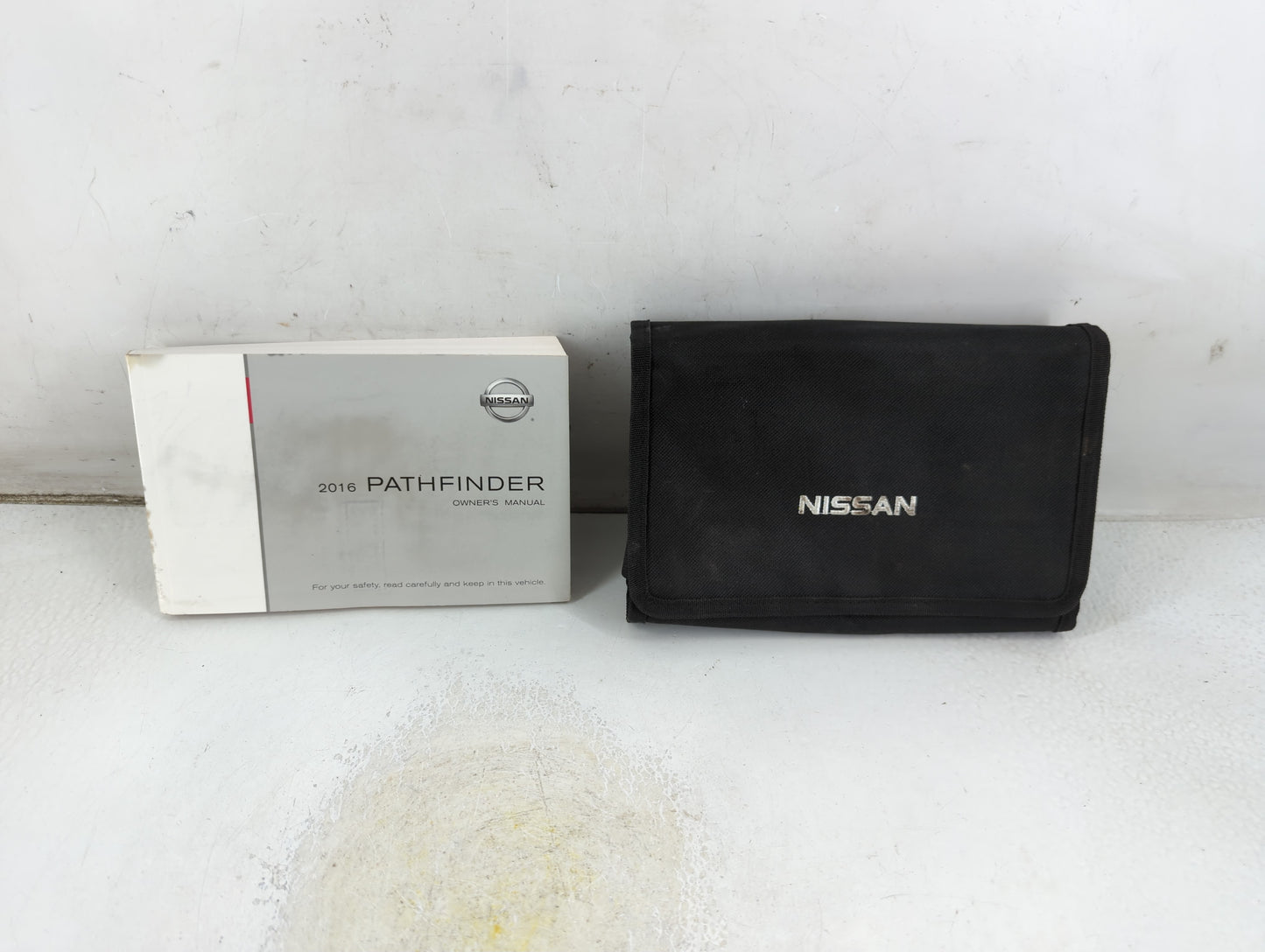 2016 Nissan Pathfinder Owners Manual Book Guide P/N:OM16EA 0R52U0 OEM Used Auto Parts - Oemusedautoparts1.com