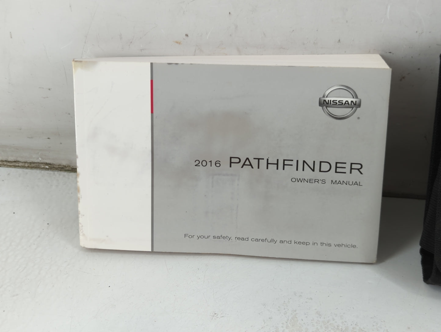 2016 Nissan Pathfinder Owners Manual Book Guide P/N:OM16EA 0R52U0 OEM Used Auto Parts - Oemusedautoparts1.com