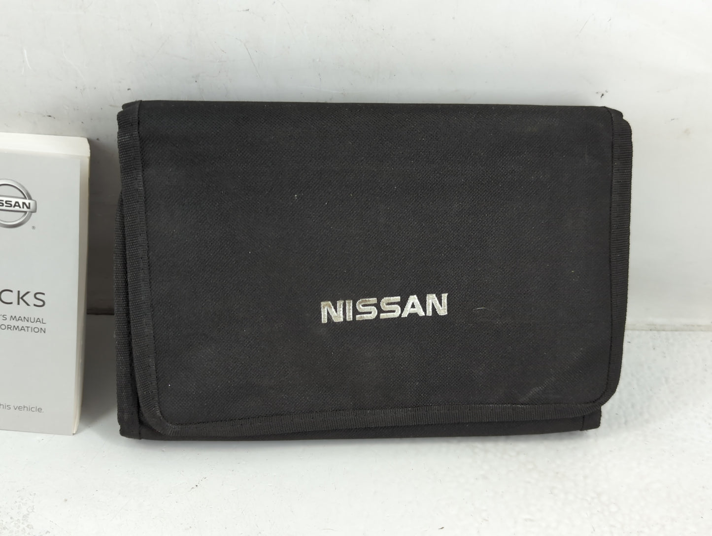 2019 Nissan Kicks Owners Manual Book Guide P/N:OM19EM 0P15U1 OEM Used Auto Parts