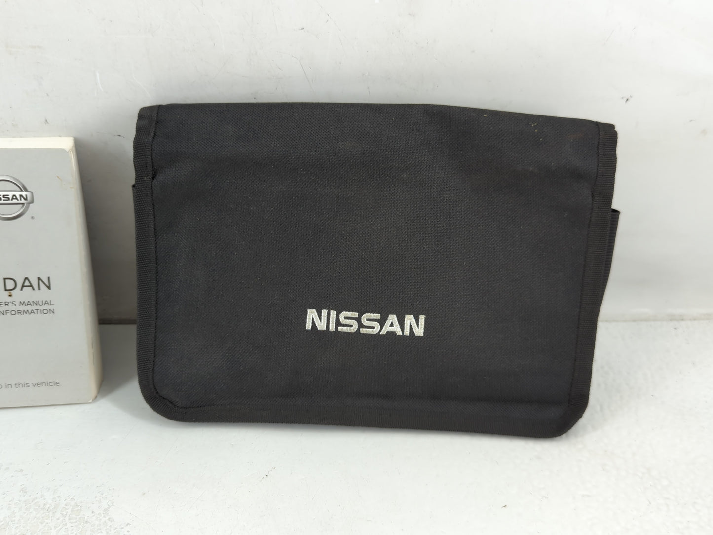 2019 Nissan Versa Owners Manual Book Guide P/N:OM19EM 0N17U1 OEM Used Auto Parts