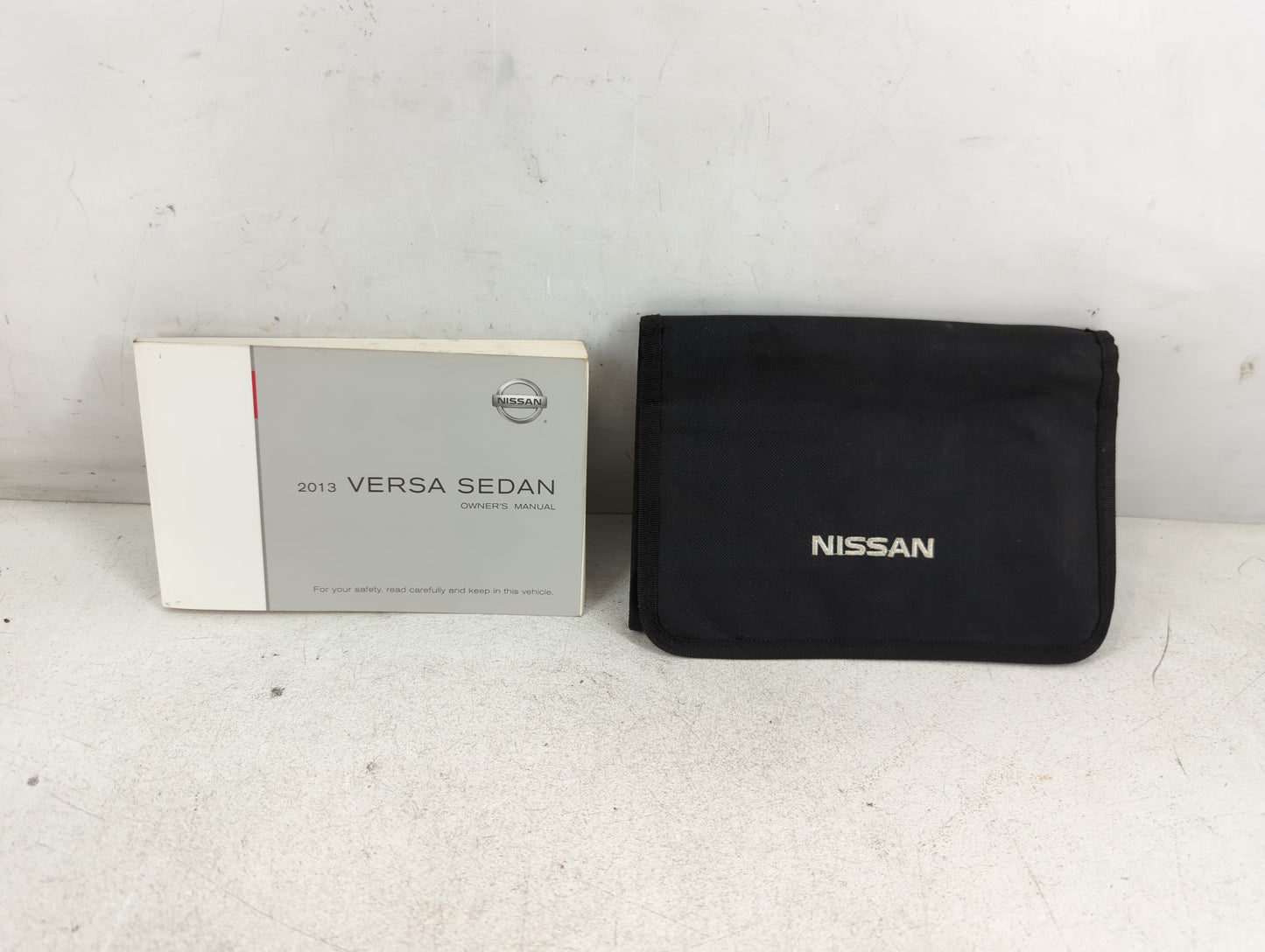 2013 Nissan Versa Owners Manual Book Guide P/N:OM3E 0N17U1 OEM Used Auto Parts