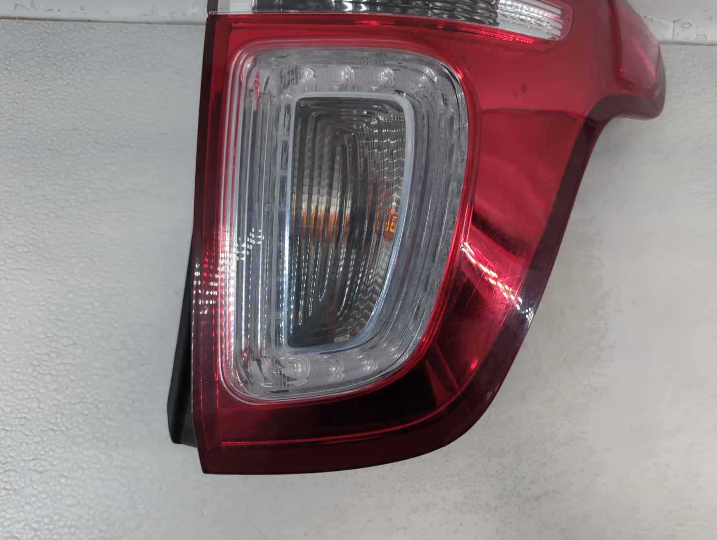 2015 Ford Explorer Tail Light Assembly Passenger Right OEM P/N:DB5J-13B504-D Fits OEM Used Auto Parts - Oemusedautoparts1.com
