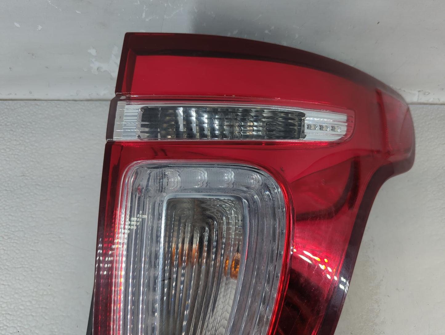 2015 Ford Explorer Tail Light Assembly Passenger Right OEM P/N:DB5J-13B504-D Fits OEM Used Auto Parts - Oemusedautoparts1.com