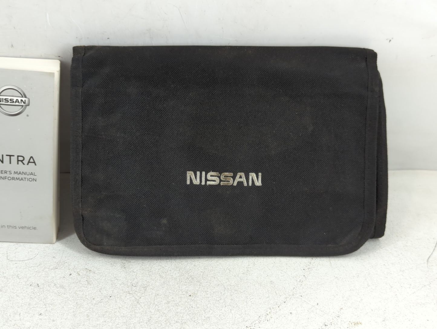 2018 Nissan Sentra Owners Manual Book Guide P/N:OM18EM 0B17U0 OEM Used Auto Parts