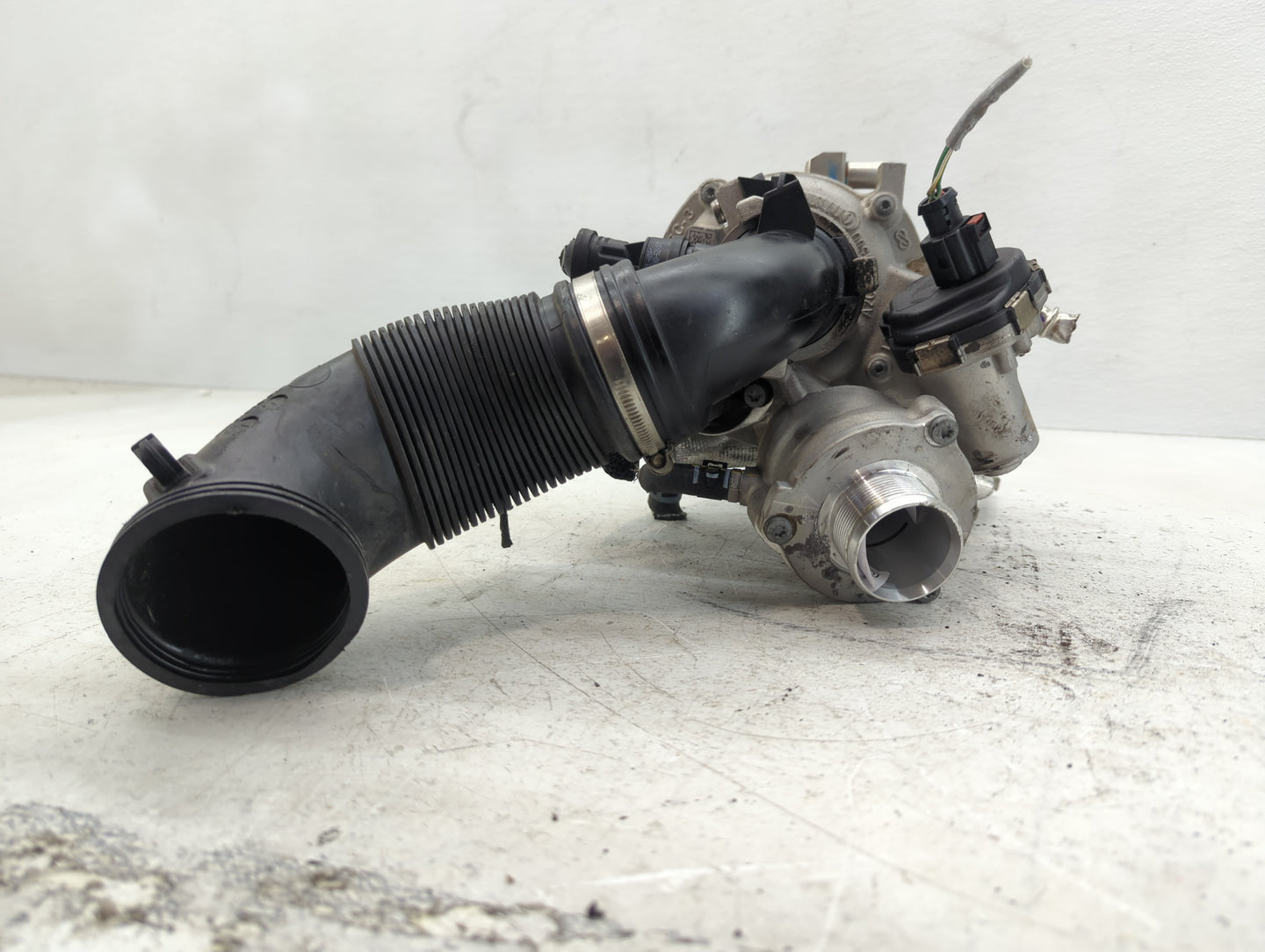 2020 Volkswagen Tiguan Turbocharger Exhaust Manifold With Turbo Charger - Oemusedautoparts1.com