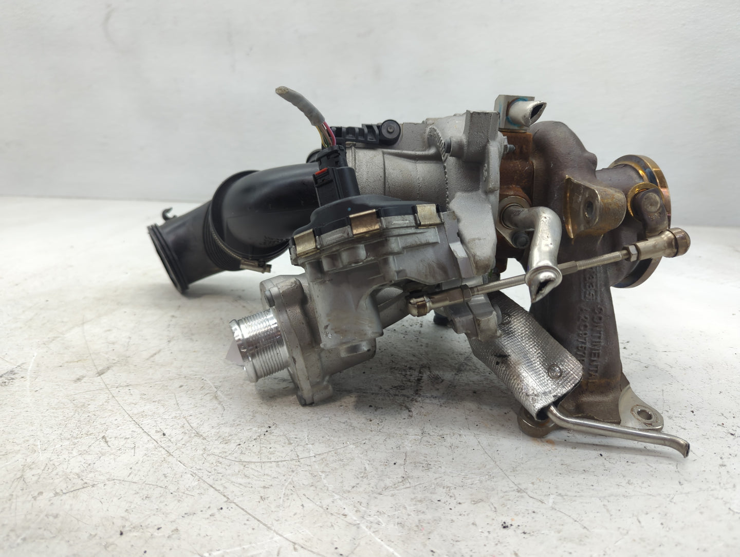 2020 Volkswagen Tiguan Turbocharger Exhaust Manifold With Turbo Charger - Oemusedautoparts1.com