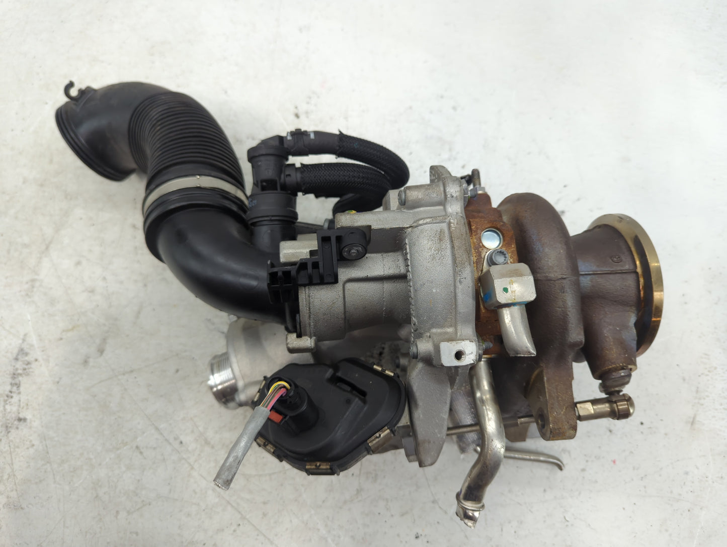2020 Volkswagen Tiguan Turbocharger Exhaust Manifold With Turbo Charger - Oemusedautoparts1.com