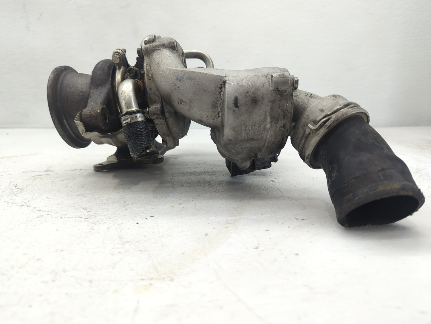 2015 Volkswagen Passat Turbocharger Exhaust Manifold With Turbo Charger - Oemusedautoparts1.com