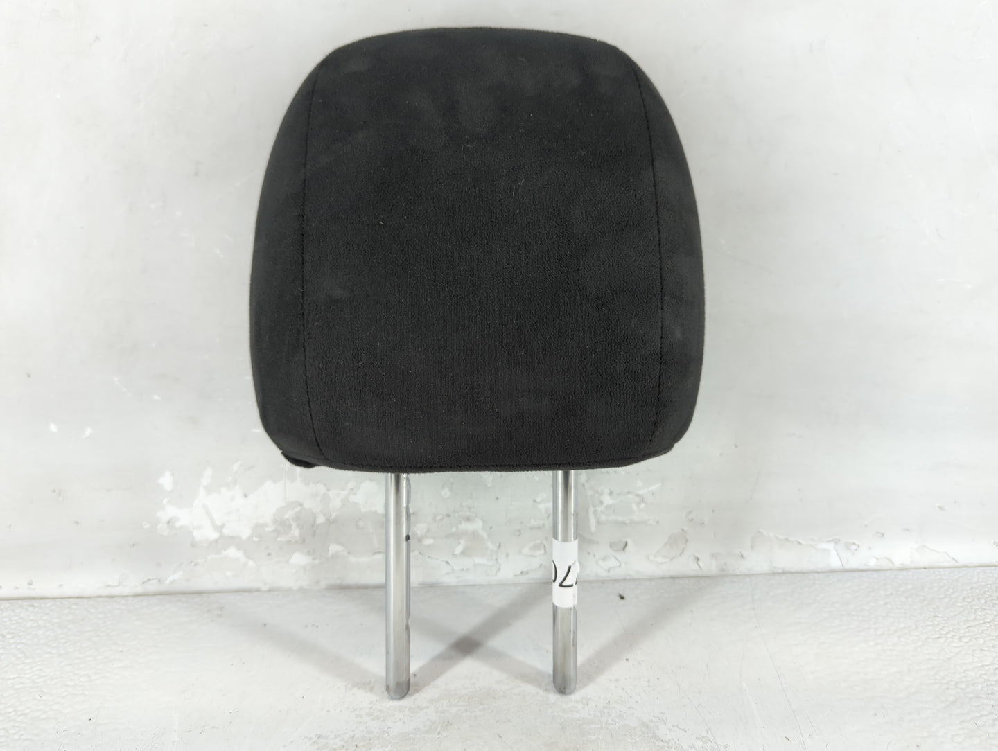 2014 Nissan Pathfinder Headrest Head Rest Rear Center Seat Fits OEM Used Auto Parts - Oemusedautoparts1.com
