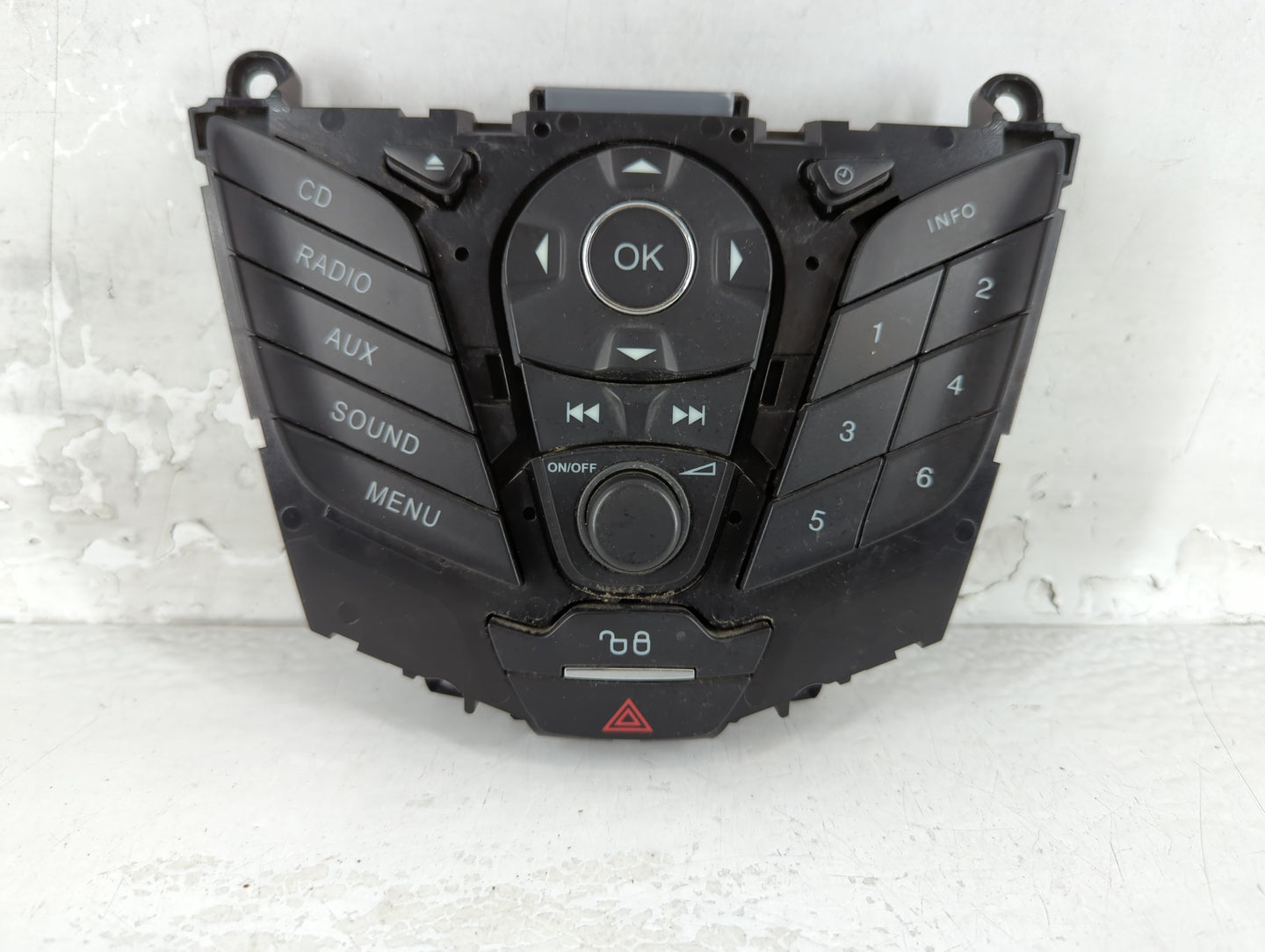 2012-2013 Ford Focus Radio AM FM Cd Player Receiver Replacement Fits Fits 2012 2013 OEM Used Auto Parts - Oemusedautoparts1.com